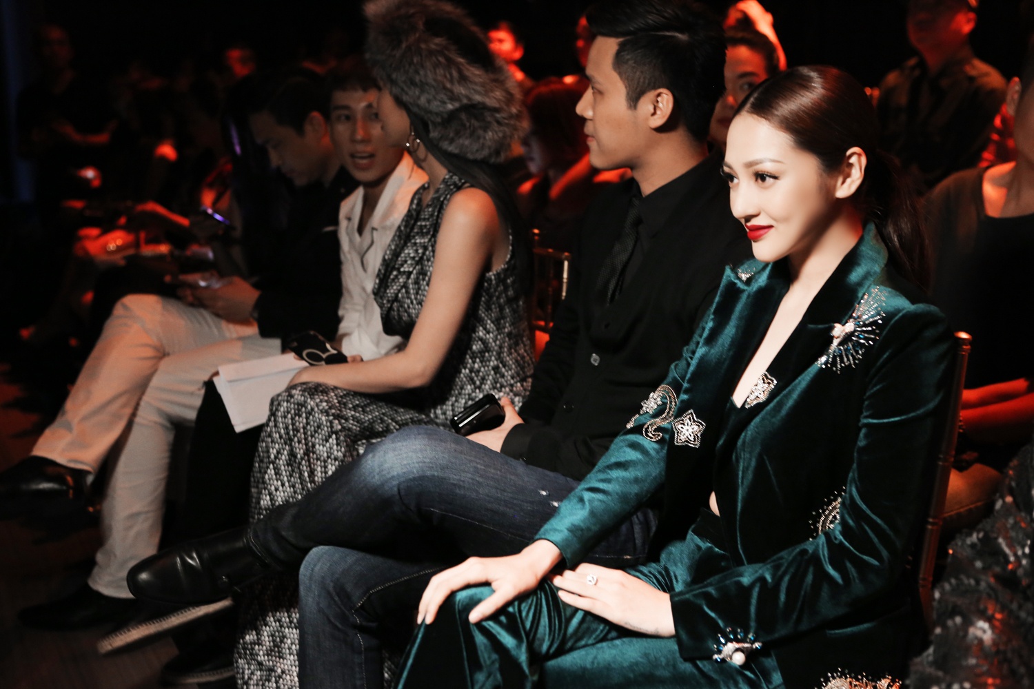 Bao Anh ca tinh voi 'cay vest' o su kien hinh anh