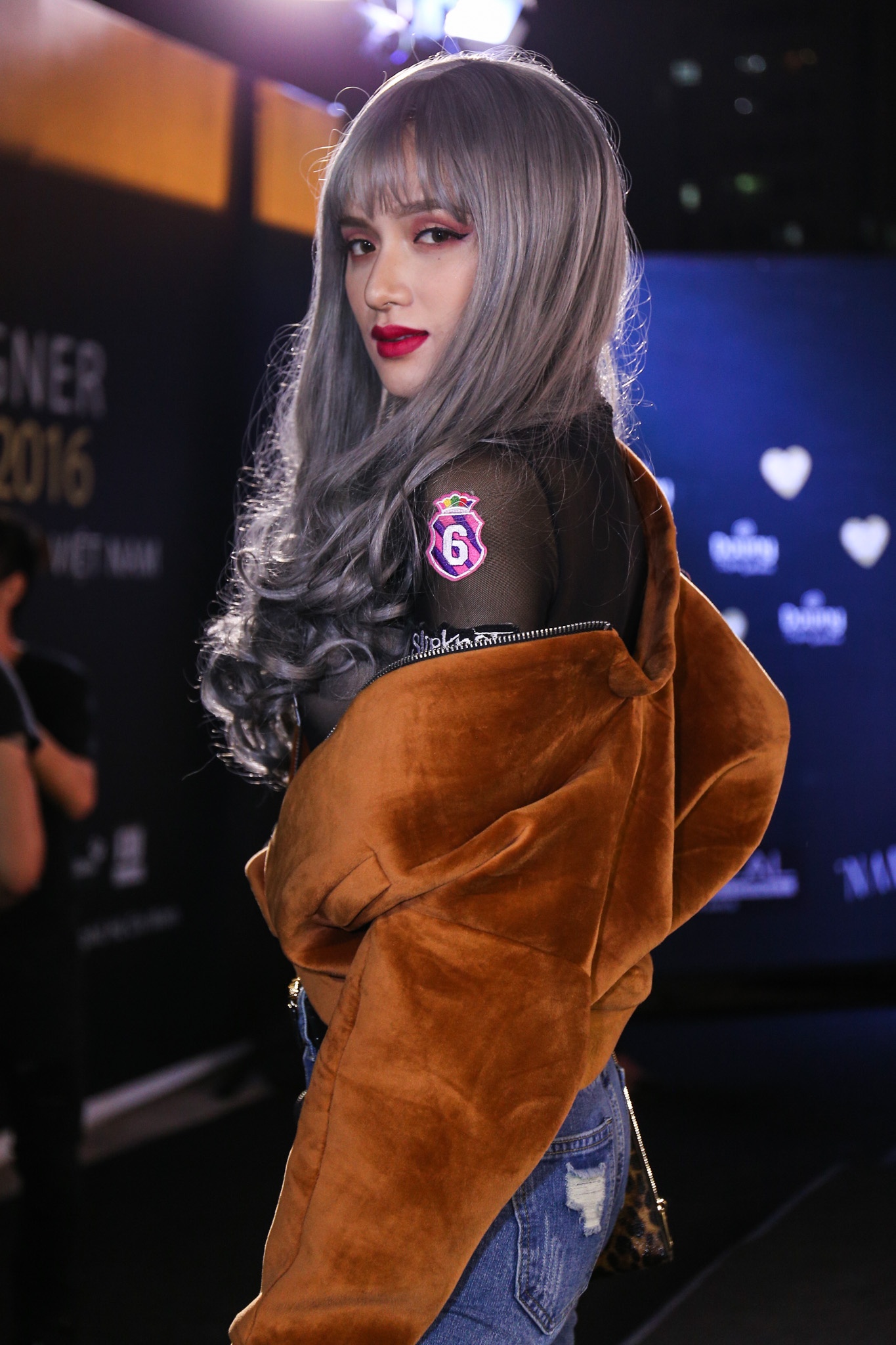 Mai Ngo dien ao long khoe dui anh 6