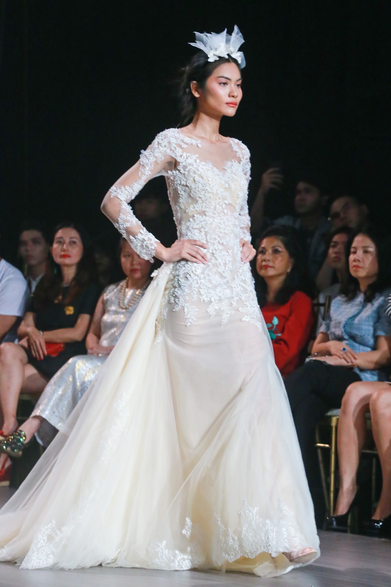 Mai Ngo,  Thuy Dung lam vedette trong show dien anh 7