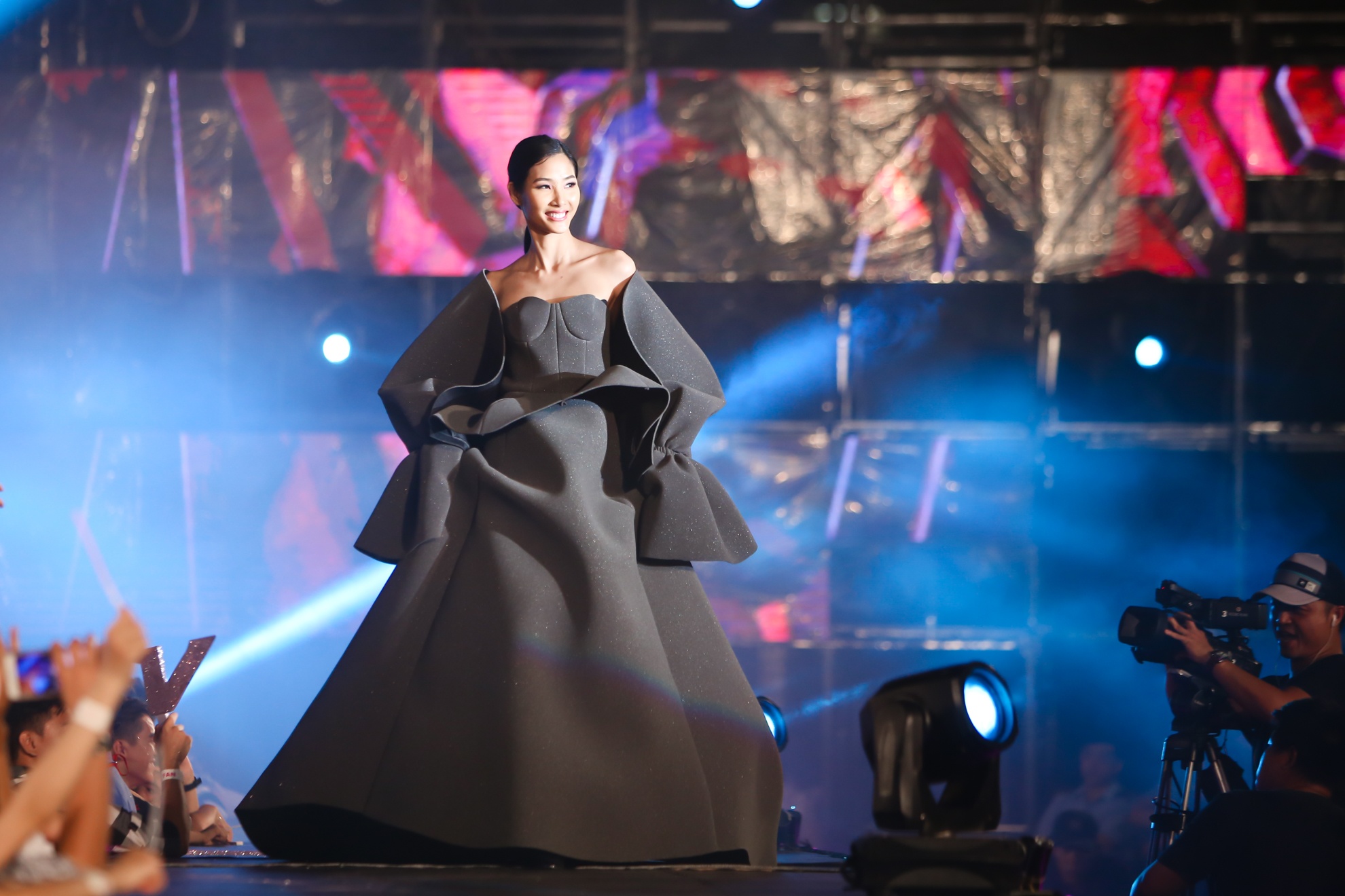 BB Tran gia gai anh 8