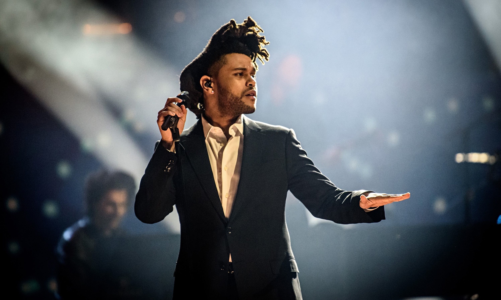 The Weeknd kể về quá khứ đen tối ảnh 1 The Weeknd ke ve qua khu den toi anh 1