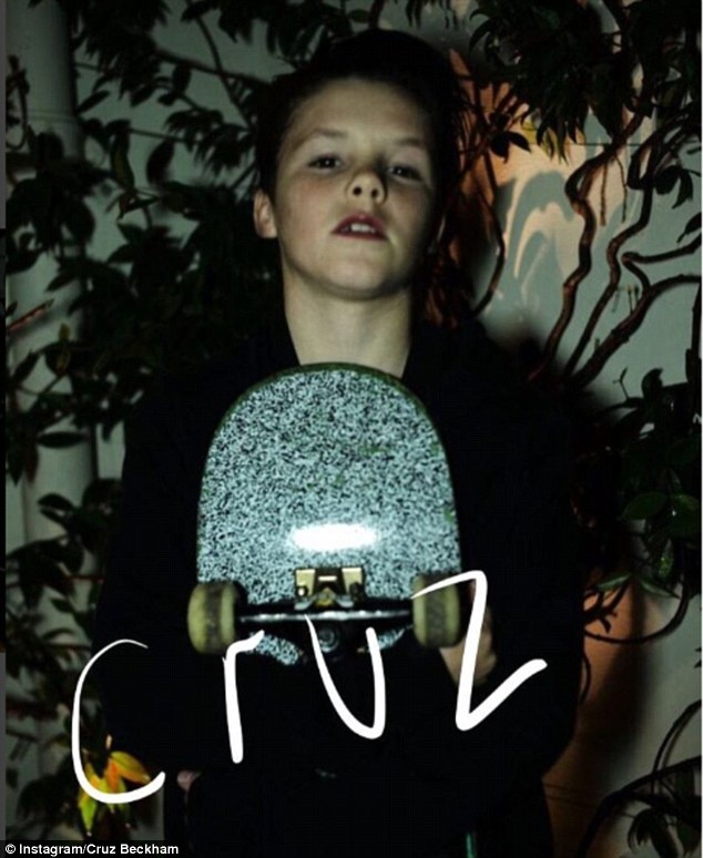 Cruz Beckham ký hợp đồng với quản lý ảnh 2 Cruz Beckham ky hop dong voi quan ly anh 2