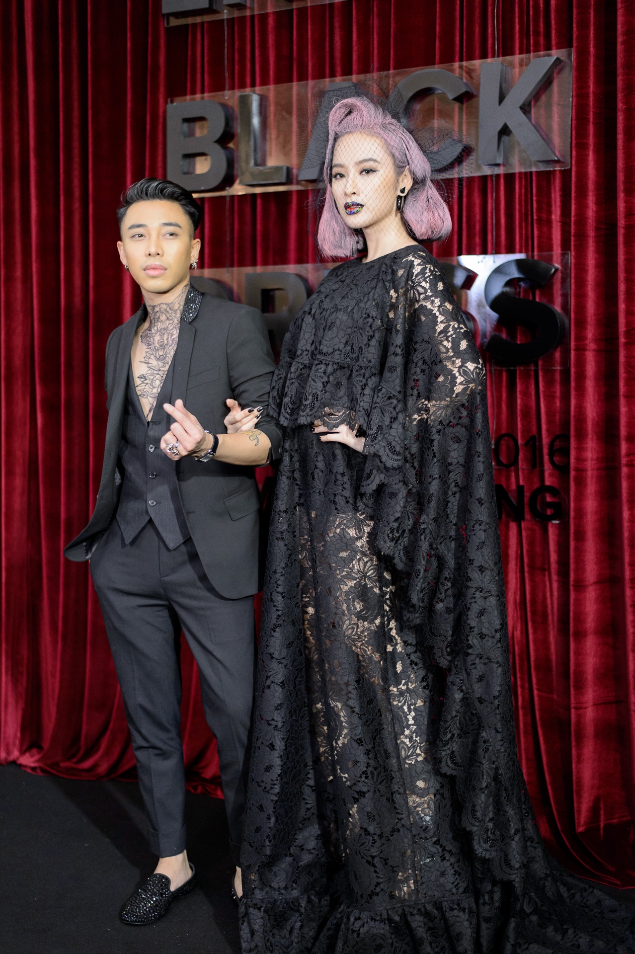 Dan sao Viet dien ao den den du show anh 4