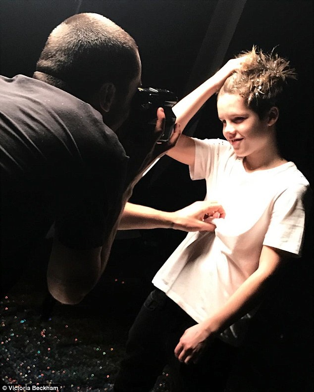 Con trai Beckham sap song ca anh 3