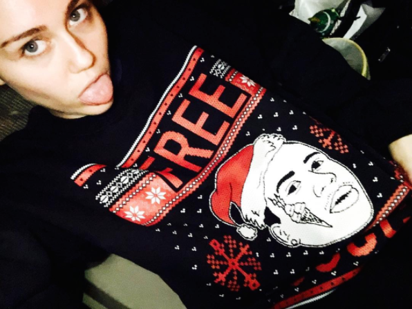 trang phuc giang sinh dien ro cua miley cyrus anh 6