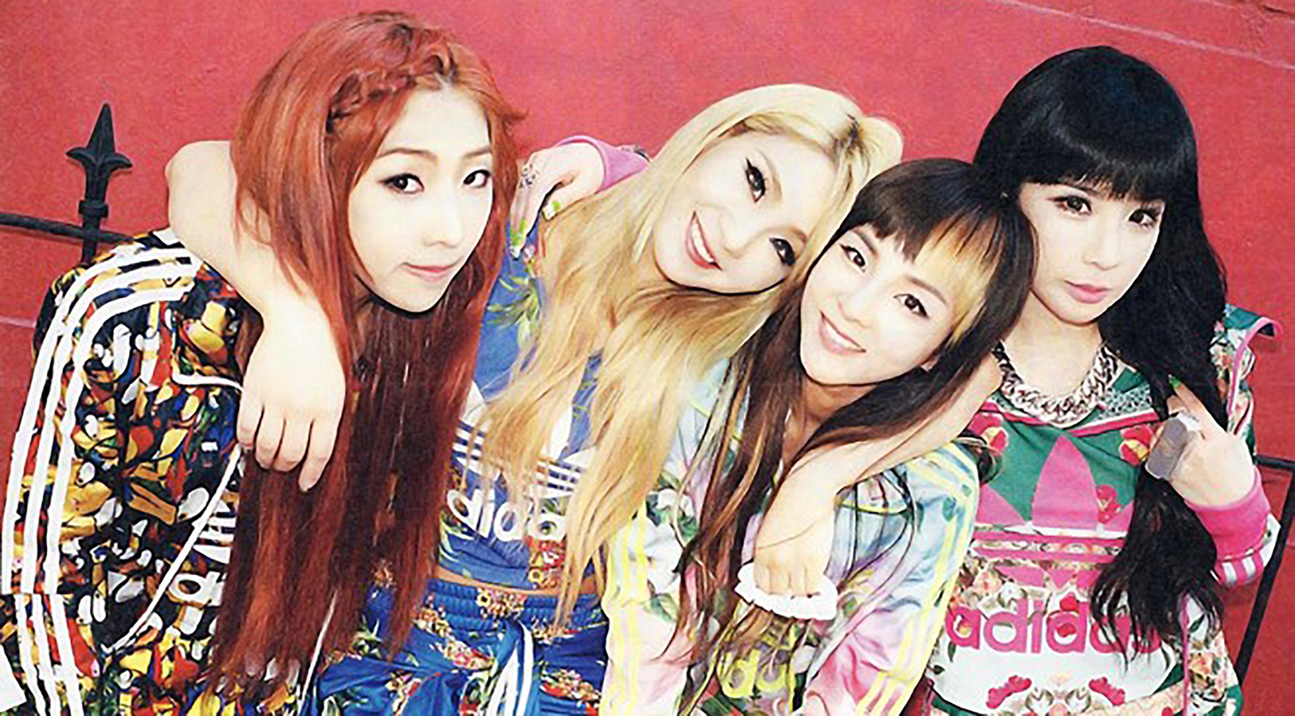MV 'Goodbye' cua 2NE1: Nhieu hon mot loi chia tay hinh anh
