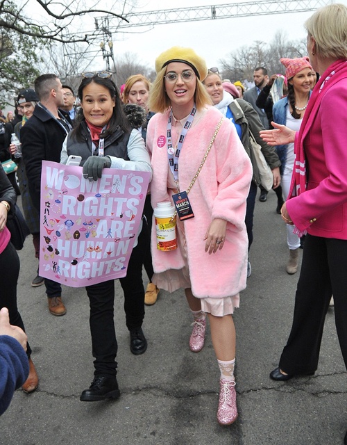 Sao Hollywood biểu tình phản đối Donald Trump, Donald Trump nhậm chức Tổng thống ảnh 9 Sao Hollywood bieu tinh phan doi Donald Trump, Donald Trump nham chuc Tong thong anh 9