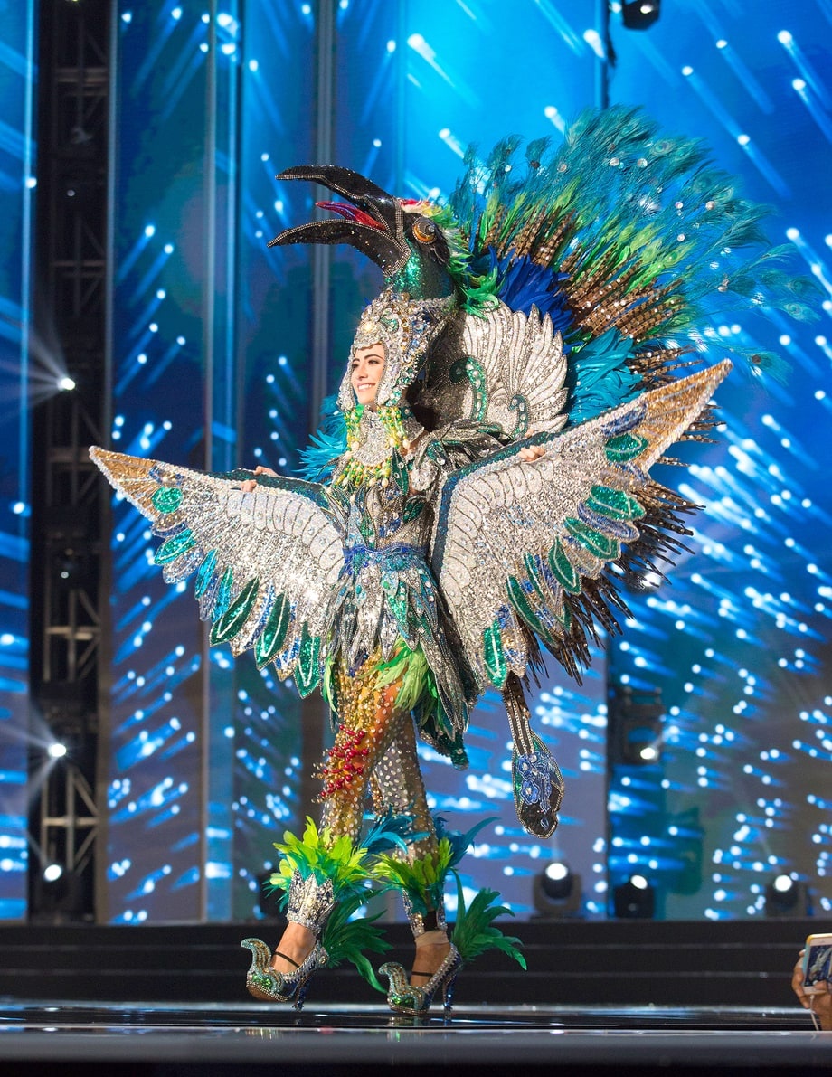 trang phuc truyen thong o Hoa hau Hoan Vu anh 15