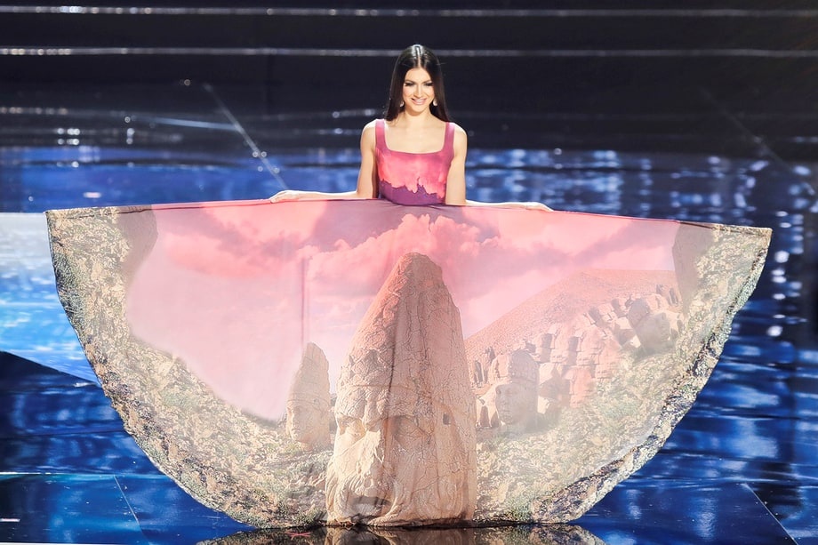 trang phuc truyen thong o Hoa hau Hoan Vu anh 4