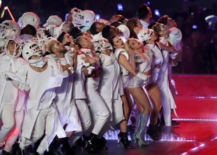 Lady Gaga trinh dien,  Super Bowl Halftime Show 2017 anh 4
