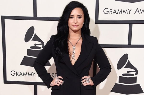 10 cau hoi truoc them le trao giai Grammy 2017 hinh anh