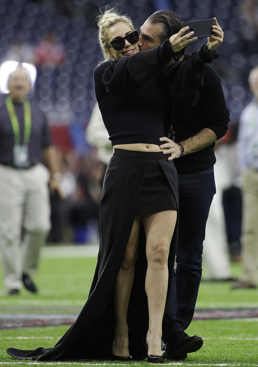 Lady Gaga hẹn hò bạn trai mới ảnh 1 Lady Gaga hen ho ban trai moi anh 1