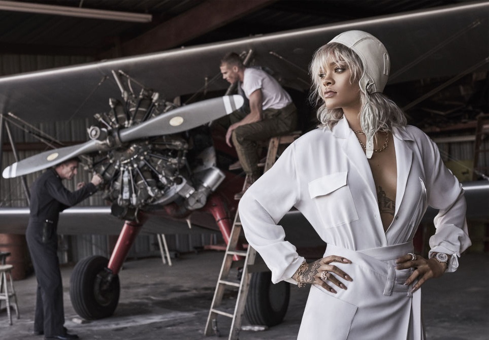 Rihanna hoa nu phi cong quyen ru tren tap chi hinh anh