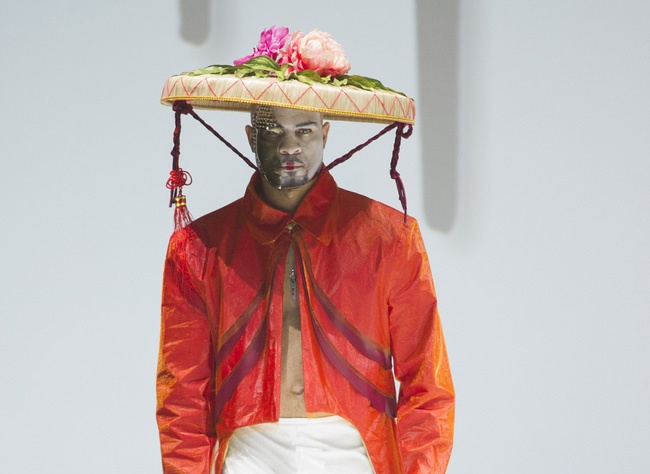 Non quai thao, man Viet Nam xuat hien o san dien New York hinh anh