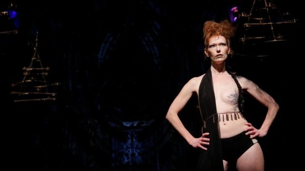 bệnh nhân ung thư vú trên sàn diễn New York ảnh 3 benh nhan ung thu vu tren san dien New York anh 3