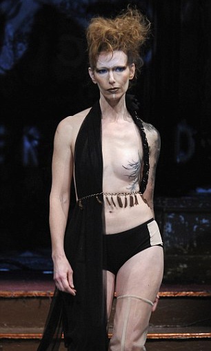 bệnh nhân ung thư vú trên sàn diễn New York ảnh 7 benh nhan ung thu vu tren san dien New York anh 7