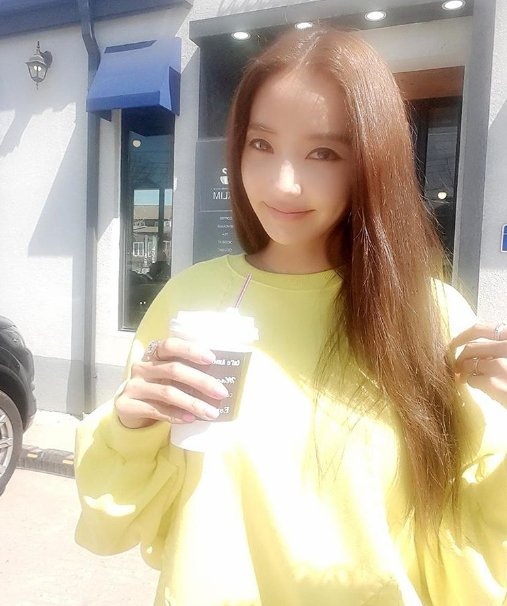 Kieu nu Han de toc ngoi giua anh 3