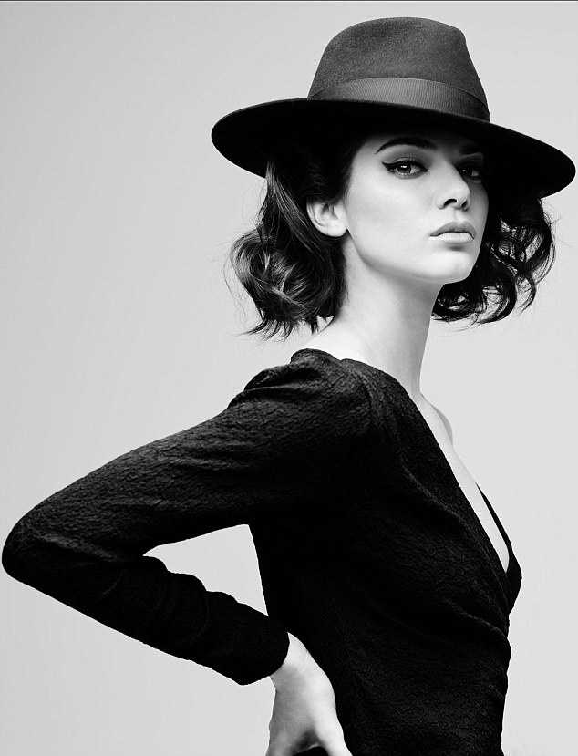 Kendall Jenner mac ao tam anh 5