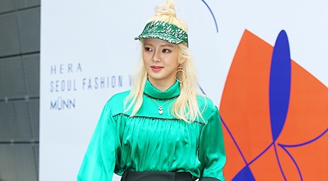 Thanh vien SNSD mac xau giua loat sao Han hinh anh