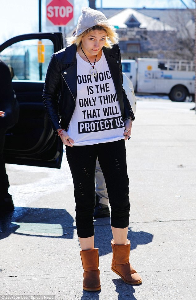 xu huong ao thun khau hieu anh 6