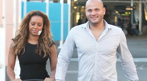 Mel B to cao bi chong ep quan he tap the va hanh hung hinh anh