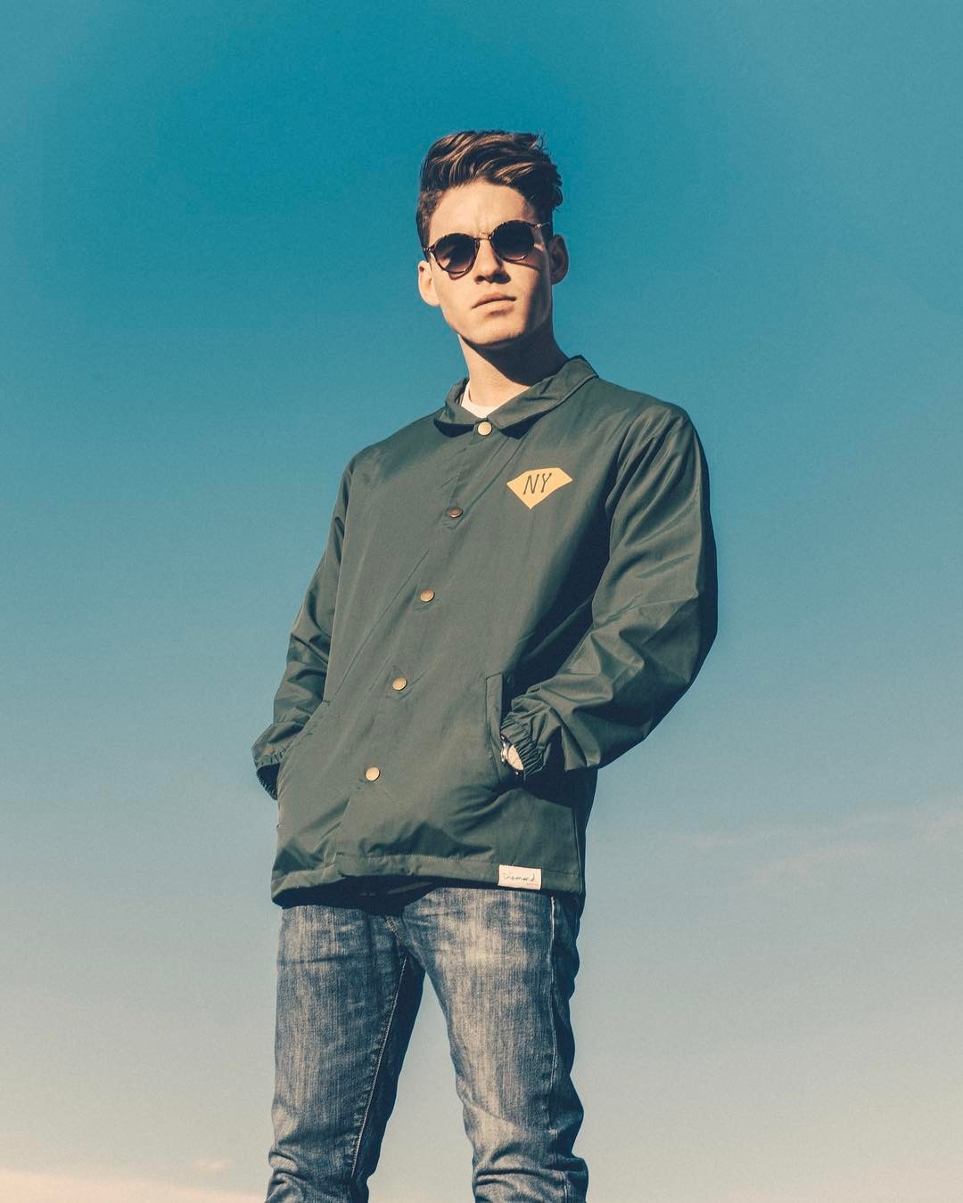 Chau trai ba Hillary Clinton lam nguoi mau anh 5