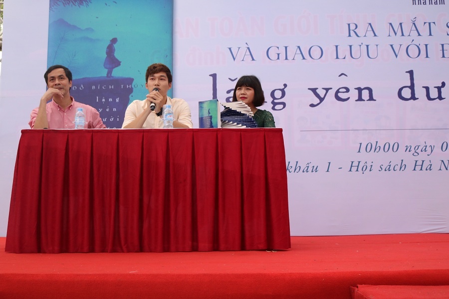 Lang yen duoi vuc sau anh 1