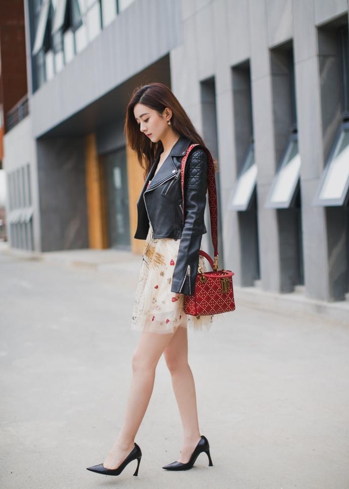 Luu Diec Phi dung hang Trieu Le Dinh anh 2