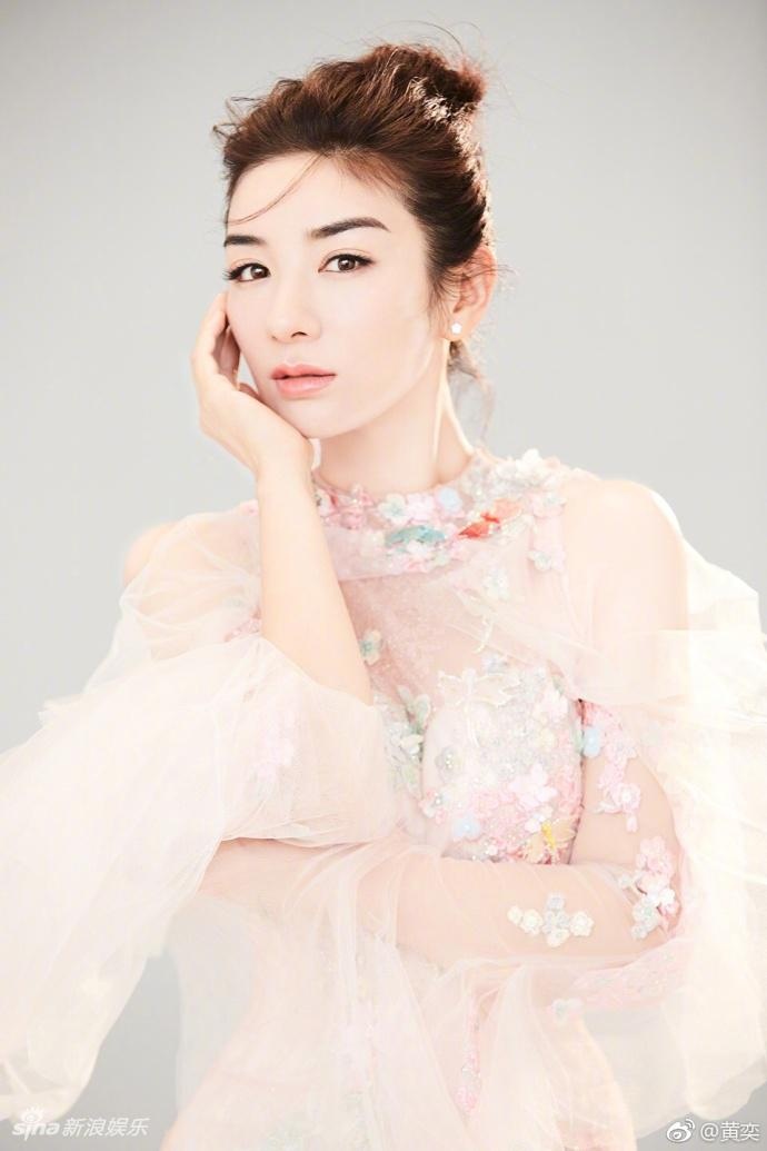 Giai nhan Hoa ngu toc bui anh 1