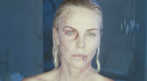 Tung suyt liet nguoi, Charlize Theron van dong phim hanh dong hinh anh