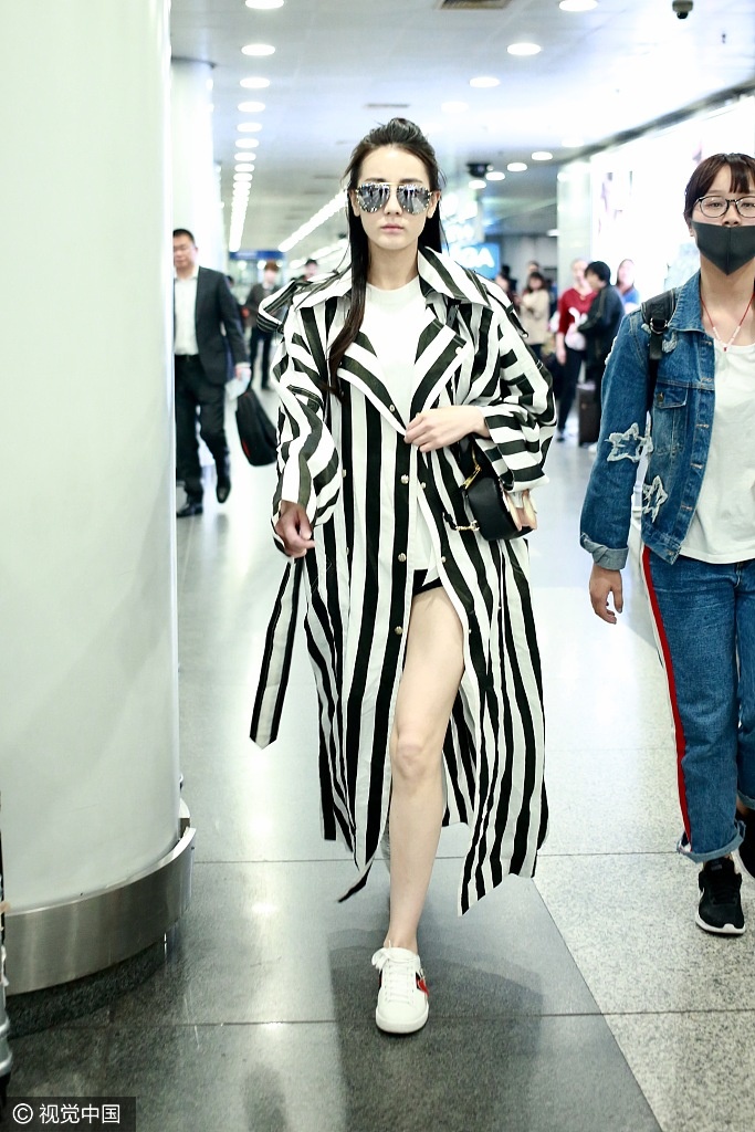 Streetstyle bat mat cua sao Hoa – Han anh 1