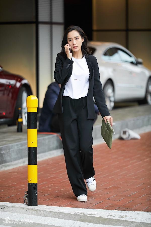 Streetstyle bat mat cua sao Hoa – Han anh 5