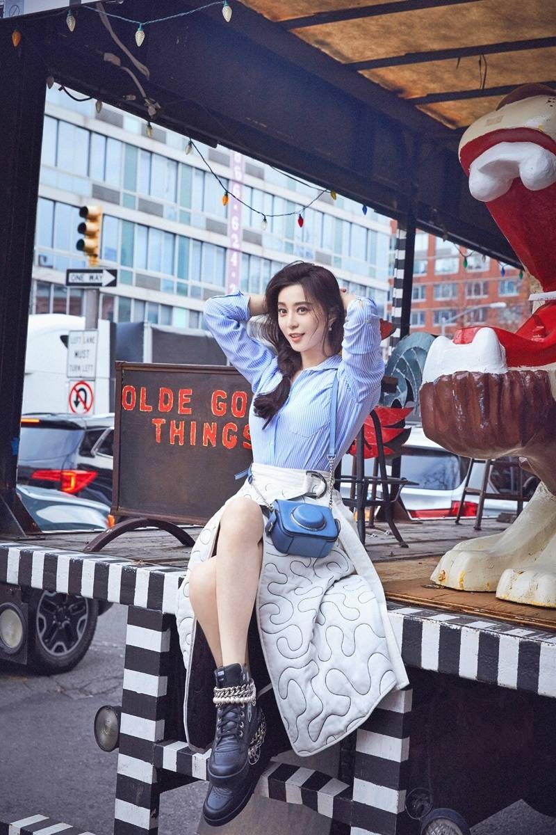 Pham Bang Bang di su kien anh 7