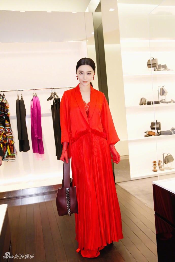 Pham Bang Bang di su kien anh 1