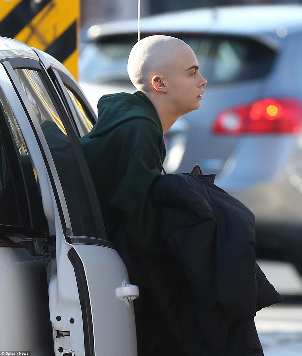 Cara Delevingne cao dau anh 1