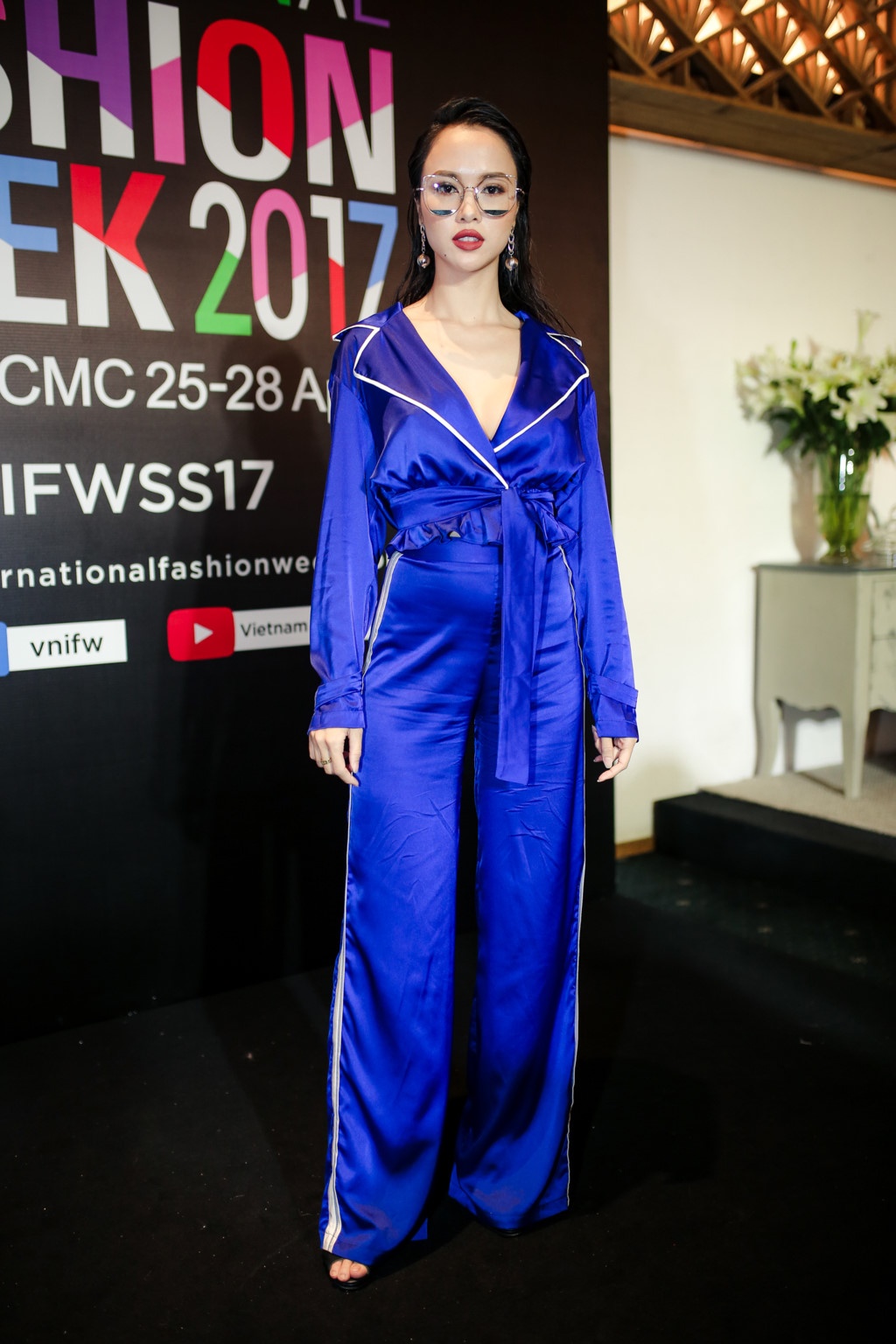 Sao Việt mặc xấu ở Tuần lễ thời trang ảnh 5 Sao Viet mac xau o Tuan le thoi trang anh 5