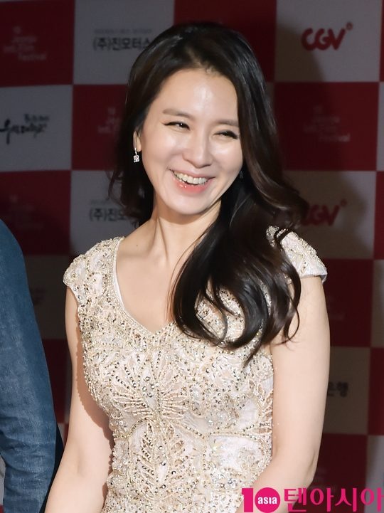 Ha Ji Won tren tham do anh 11