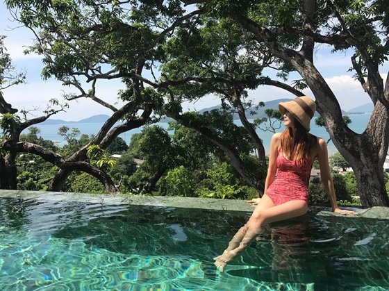 My nhan Han dien bikini anh 4