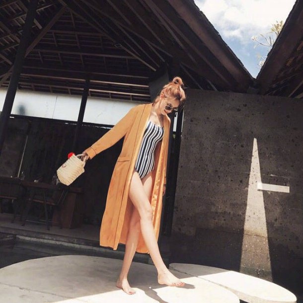 My nhan Han dien bikini anh 11