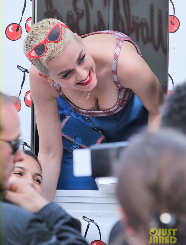 Katy Perry mặc gợi cảm ảnh 2 Katy Perry mac goi cam anh 2