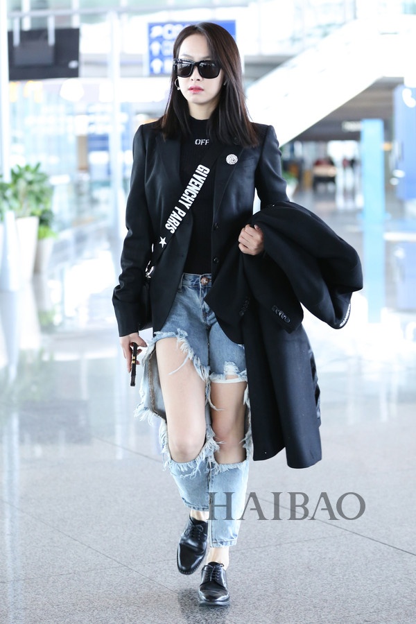 Sao Hoa ngu mac jeans rach anh 5