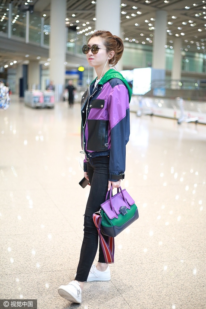 Street style cua sao Hoa - Han anh 7