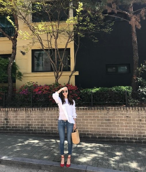 Street style cua sao Hoa - Han anh 2