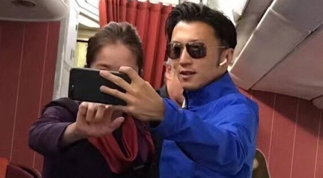 Ta Dinh Phong tuoi tan sau khi dap tra tin don chia tay Vuong Phi hinh anh