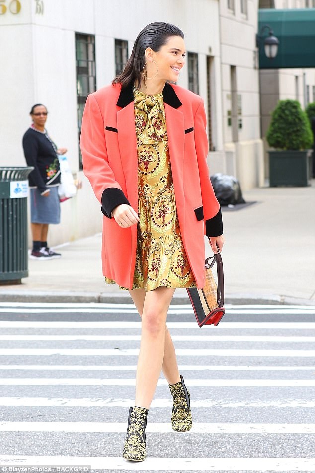 Kendall Jenner chụp hình thời trang ảnh 1 Kendall Jenner chup hinh thoi trang anh 1