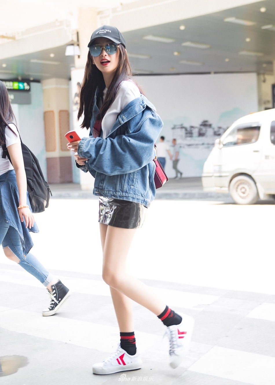 Angelababy mac sanh dieu o san bay anh 4