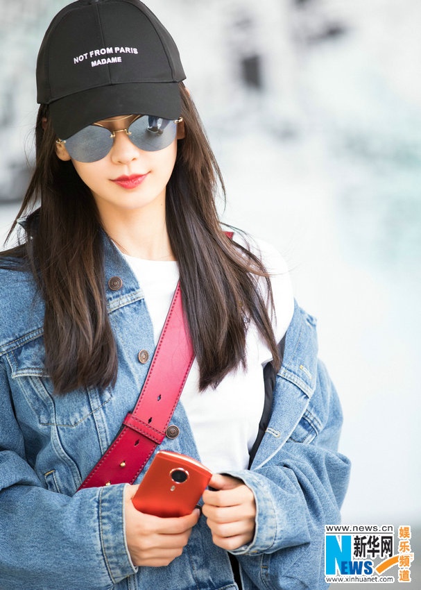 Angelababy mac sanh dieu o san bay anh 5