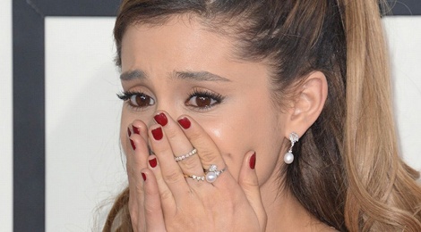 Ariana Grande len tieng ve vu no bom tai concert hinh anh