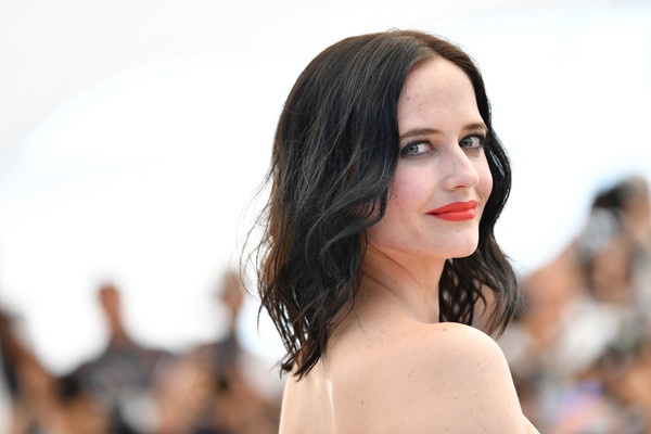 ‘Bieu tuong goi cam nuoc Phap’ Eva Green hut hon o LHP Cannes hinh anh
