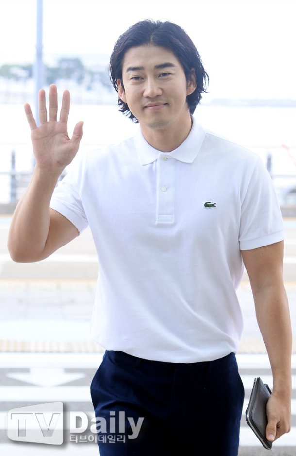 hoa hau Han honey lee va ban trai anh 5